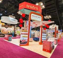 20x30 Inselstand booth design by Rise Exhibits